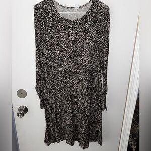 Old Navy Leopard Print Long Sleeve Dress